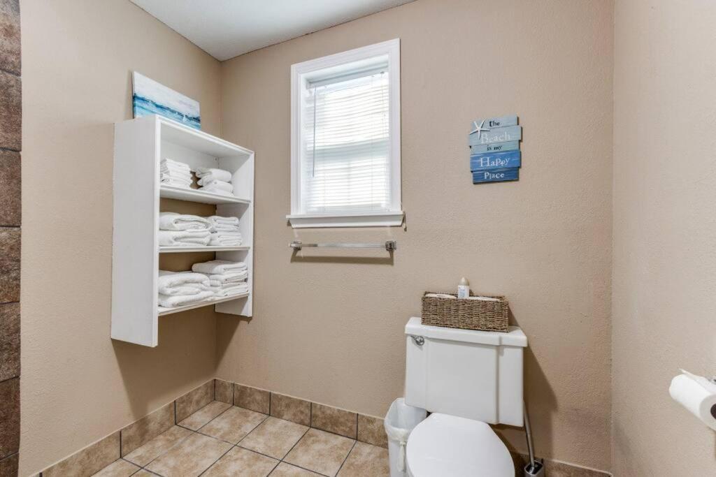 Cozy Sea Breeze Bungalow - 2 Mins To The Beach Galveston Extérieur photo